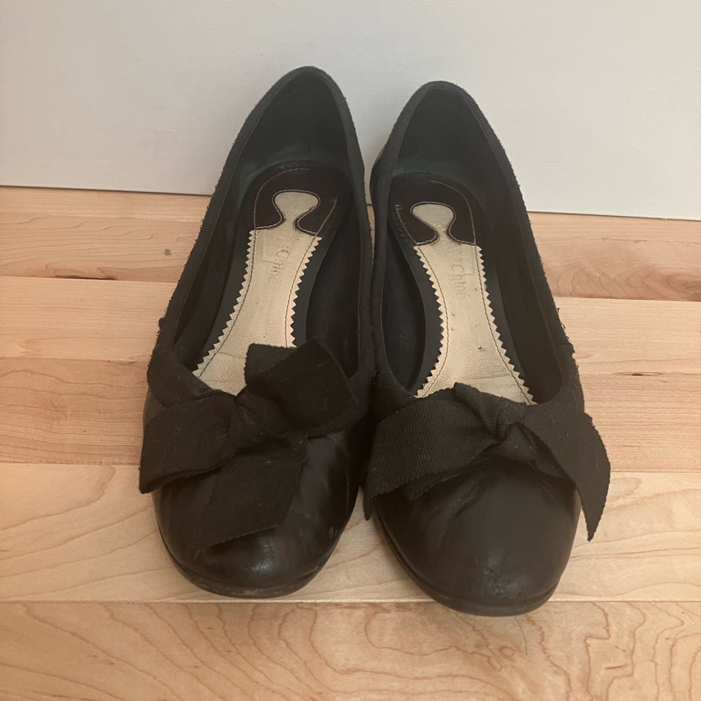 Chloe kitten heel ballerinas with bow. Fair condition. Size 37.
